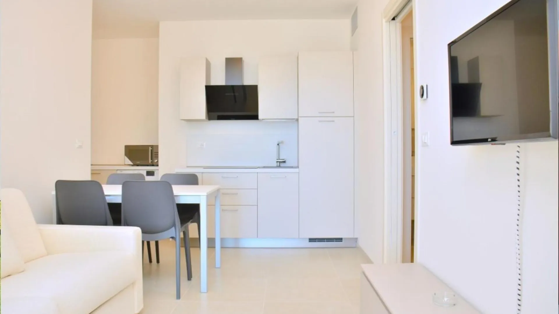 Beautiful Apartment Lighted By The Sun - Beahost Rentals Bibione 0*,