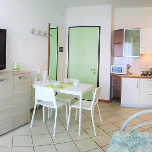 Apartment Mit Schwimmbad, Bibione