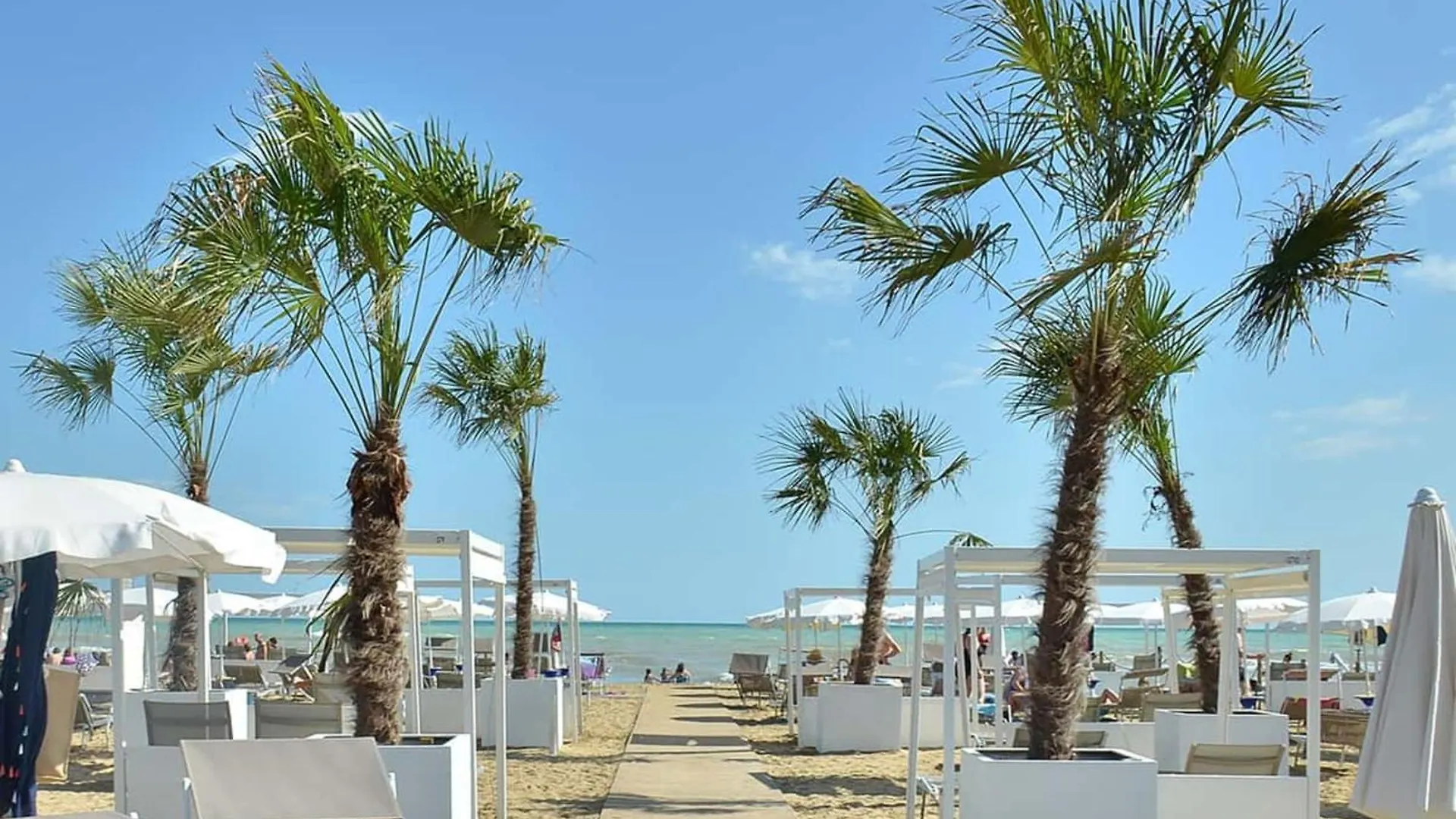 Beautiful Apartment Lighted By The Sun - Beahost Rentals Bibione 0*,  Italy
